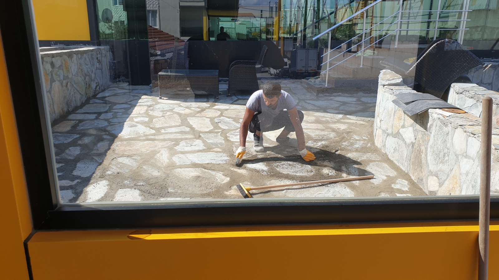 KAYRAK TAŞI ZEMİN UYGULAMASI